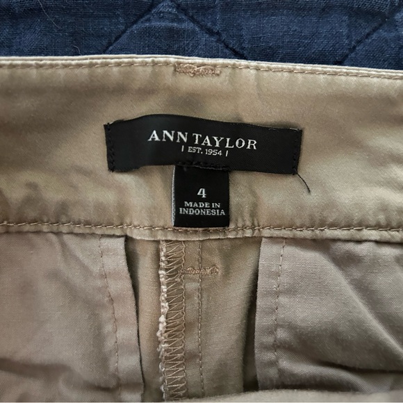 Ann Taylor Capri Pants Size 4 - Picture 3 of 3